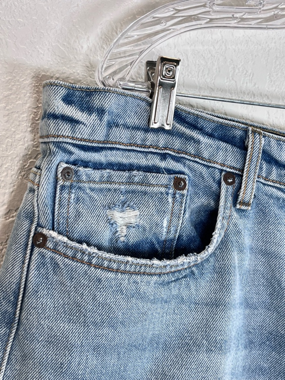 Imogene + Willie Hazel Denim Cutoff Shorts in Light Wash size 34 - Picture 5 of 11